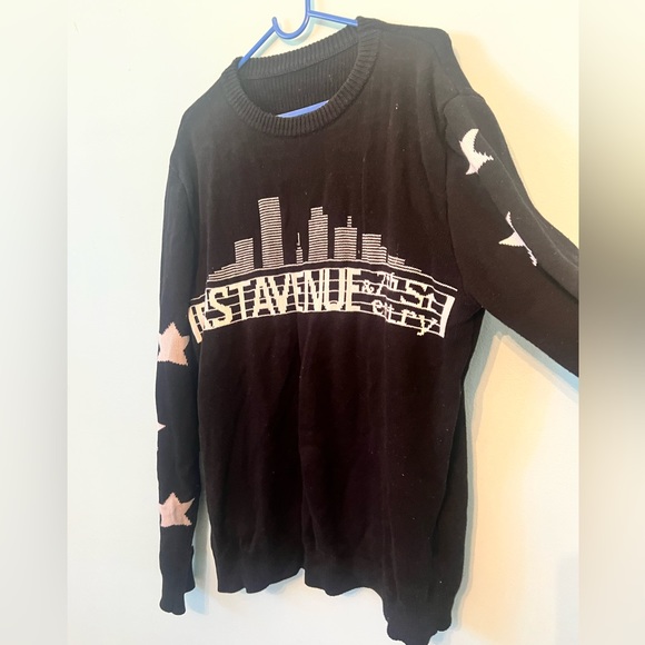 First Avenue sweater - Picture 2 of 6